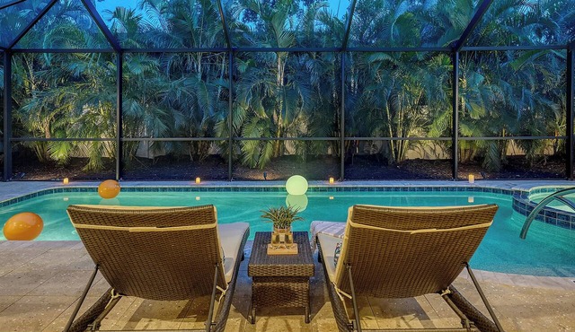 Near Siesta Key | Palm-Lit Nights, Pool & Spa