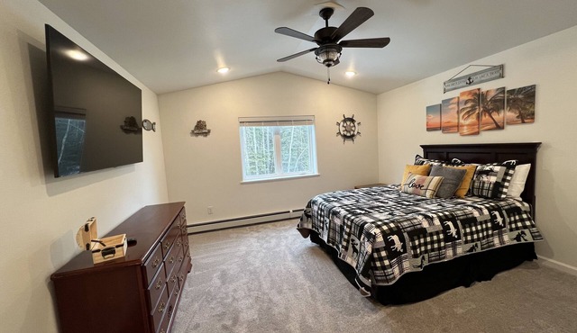 New cute clean 4plex w/game rm, centrally located between North Pole & Fairbanks