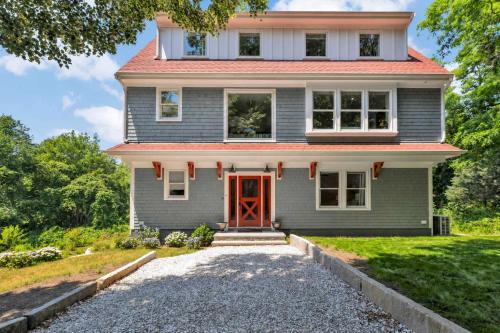 New Woodland Escape Walk To Beach and Bike Path 6 Sleeping Areas Kids Play Room Bird Watching Tower Garage Spacious Living Children's Amenities Covered 3rd Floor Patio Enjoy Wildlife