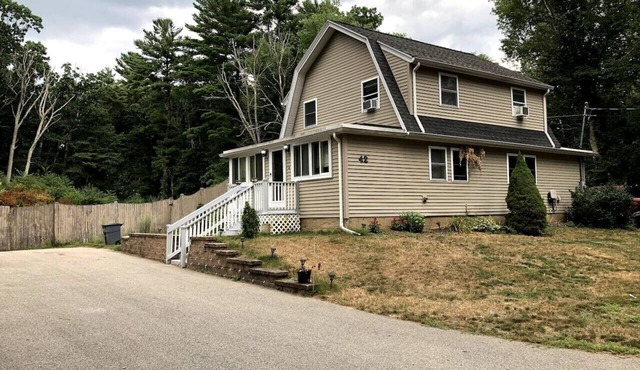Nothing Fancy Older Pet Friendly Home – near I-95