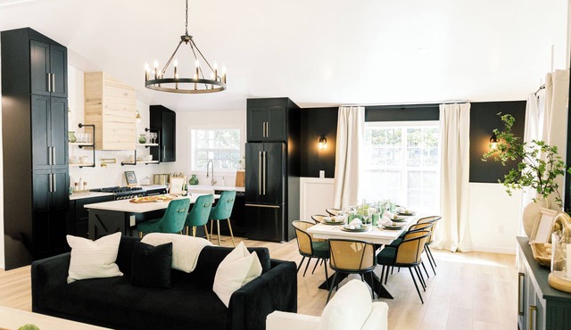 Oak & Ember Lodge Modern Luxury Nestled in the Woods- Resort 2.2 miles away in Mount Jackson