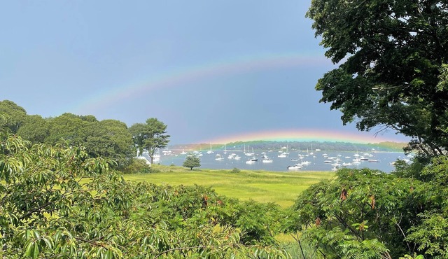 Ocean view house, 2-bedroom+den+sleeping porch, sleeps 7 in Cotuit, pet-friendly
