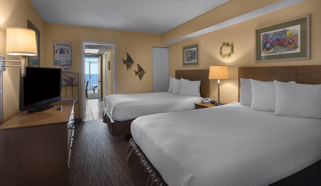 Oceanfront Suite w/ Fantastic View + Official On-Site Rental Privileges