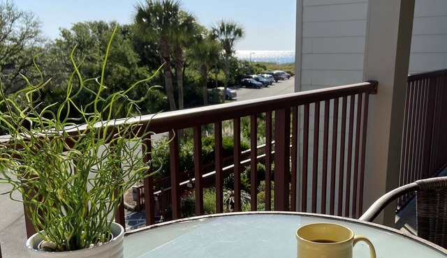 Oceanside 2BR/2BA -Steps to the Beach Sprinkler Renovation in progress May/June