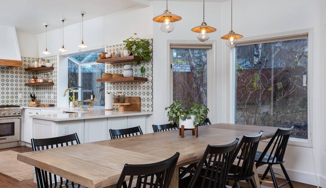 Pacific Natural Anchorage Hillside Home