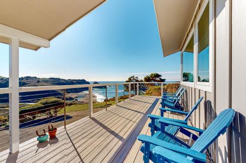 Panoramic Ocean View Home in Elk with Beach Access in Elk