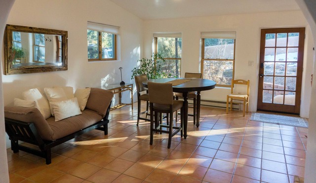 Peaceful Forest Home - Comfy and Well-equipped