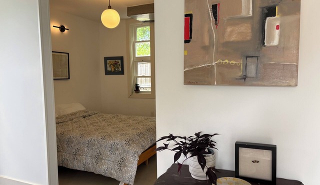 Peaceful studio 5.6 miles, 10 minute drive from FIFA World Cup stadium