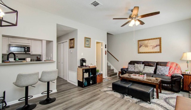 Perfect for Med Center Visitors! 1 bed/1.5 bath