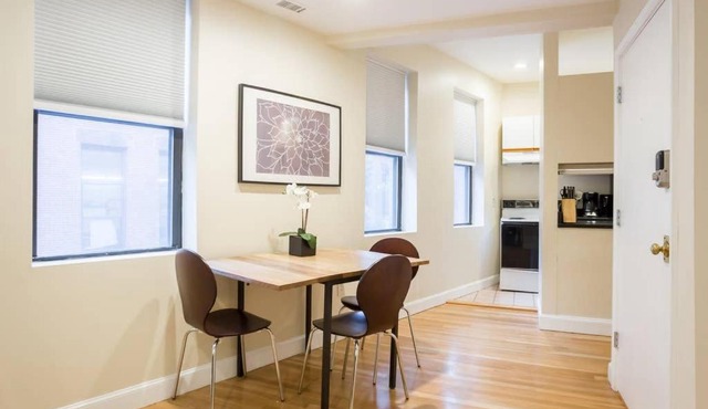 Perfect North End Apt 2BR 2BA Laundry