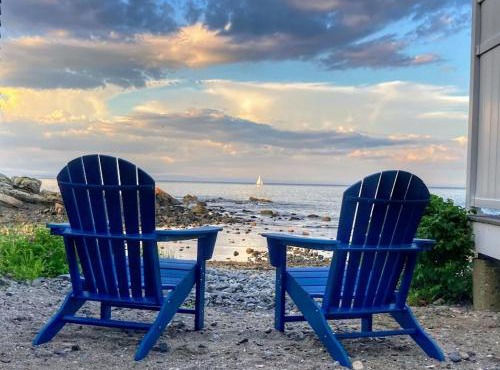 Perkins Cove Oceanfront Cottage in Ogunquit