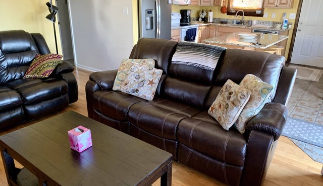 Pet friendly sound side 3 Bdrm/2Bth Non Smoking Beach Box Private Home in Kill Devil Hills