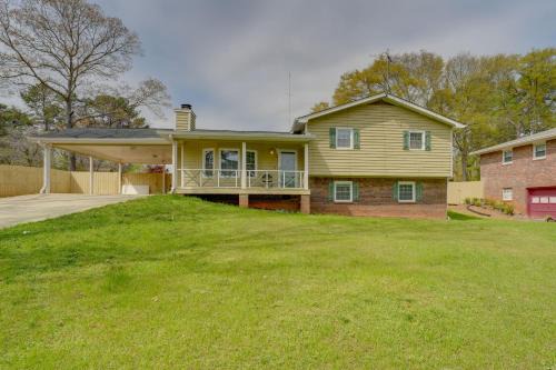 Pool + Basketball Court: Smyrna Family Home + Yard