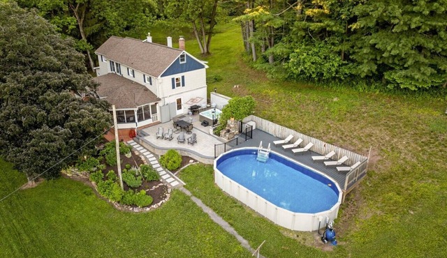 Pool | Hot Tub | 3 Min to Lake | Pets Allowed