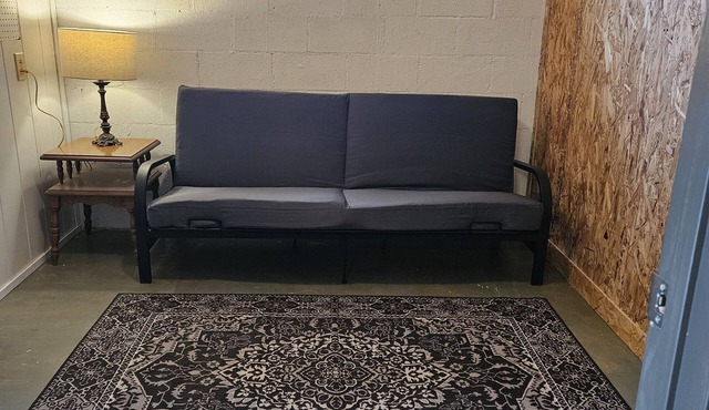 Private 1 room studio near rhe lake in Burnet