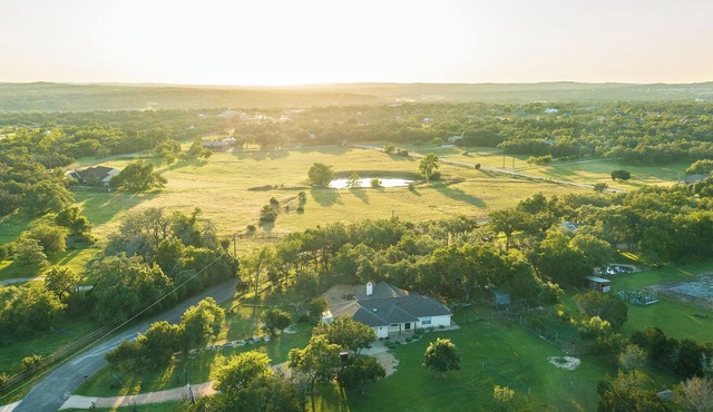 Private Luxury Getaway | Fire Pit | Near Weddings