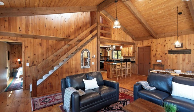 Private Mountain Retreat on 5 acres - Close to lakes and attractions