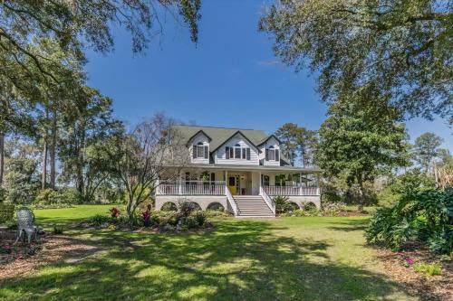 Private Retreat on Deep Water overlooking Jenkins Creek