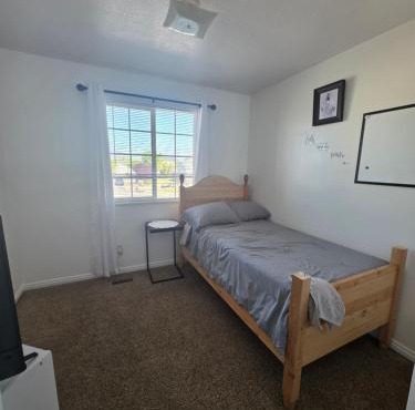 Private Room 12 min from the SLC Airport