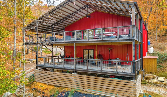 Private Shore Access & Games: Lakefront Getaway!