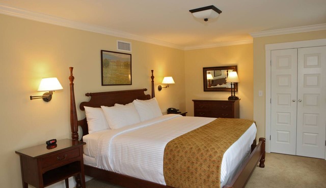 Publick House Historic Inn and Country Motor Lodge