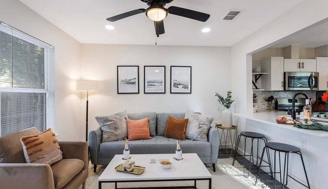 Quaint E. Austin Home, Work Travel, Fenced Yard
