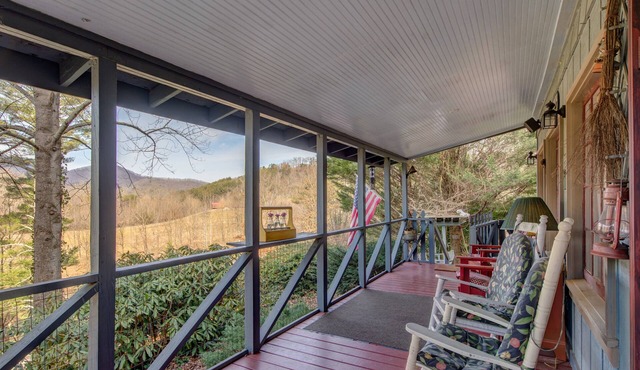 Quiet Secluded, Mountain view Cabin w/4 Private Falls & Trails!