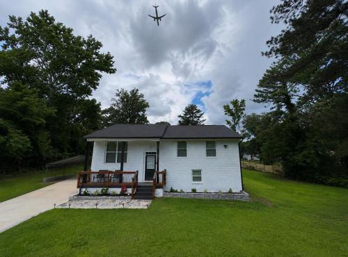 Relaxing Forest Park Home Near Airport & Downtown