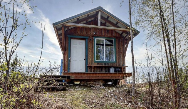 Relaxing Rustic Cabin Retreat, Dry Cabin Experience And Year Round Fishing Fun in Houston, Alaska