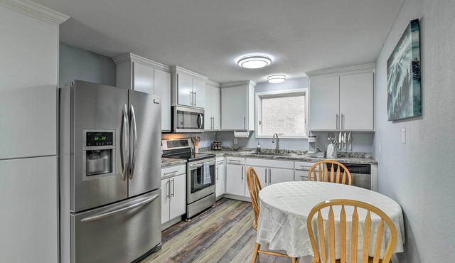 Remodeled Anchorage Apartment ~ 2 Mi to Downtown!