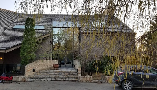 River Front Mansion Minutes with indoor heated pool and hottub in Riverside Estates