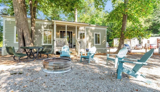Riverfront Cabin w/Shared Hot Tub+Sauna Sleeps 5