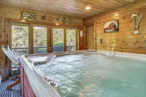 Riverfront Home w/Hot Tub Near Killington Resort