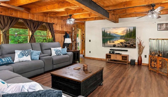 Riverfront Log Home - 28 Acres - Fire Pit