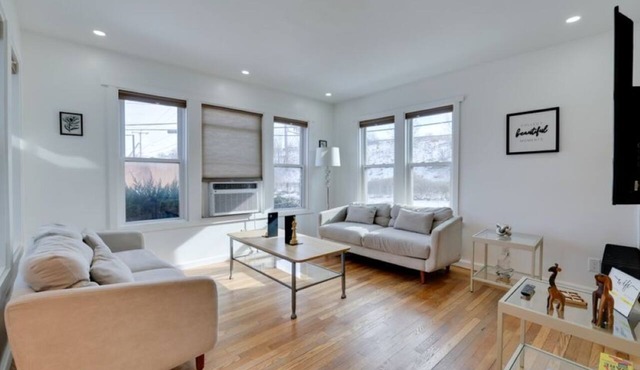 Roger William 3 bedroom - 1st floor apartment in Providence