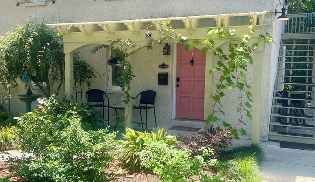 Rose Suite, Apartment 2, at Magnolia Court