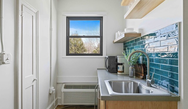 Sabel #303 | Downtown Asheville king suite with kitchenette, Wi-Fi, parking.