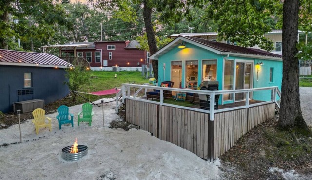 Sandbox 9-Fire Pit, SUPs, Boat Slip, Grill