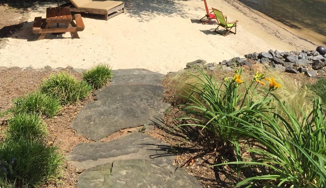 Sandy Beach Retreat on Popular Lake Norman Cove!!