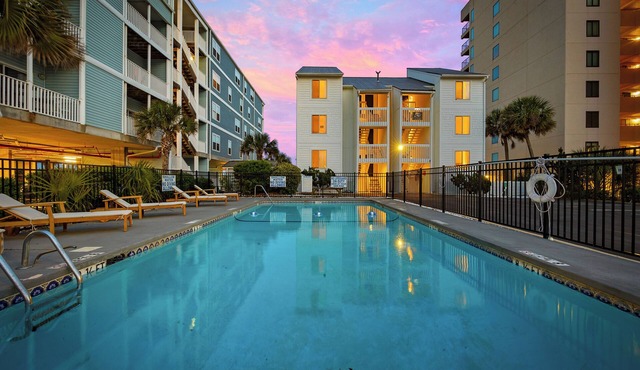 Sea House Villas - Oceanfront Estate w/Large Pool (Sleeps 60 Across 6 Units)