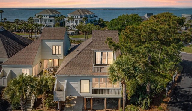 Seabrook Exclusives | 706 Spinnaker Beach