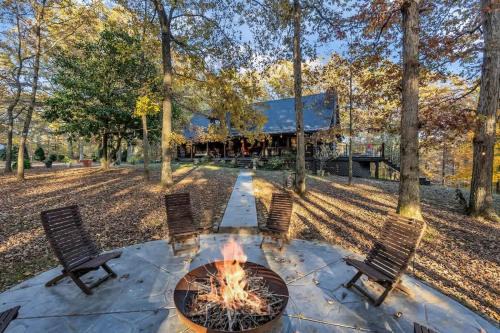 Secluded Lakeview Retreat 10 Mins to Leipers Fork