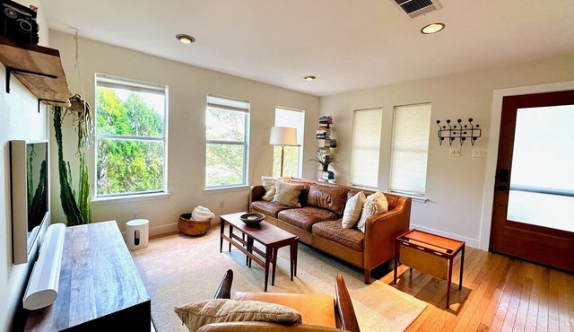 Serene, charming 2-bed bungalow, filled with art and light, in Central Austin