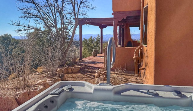 Serenity Hills- Private Foothills Retreat w/Sweeping Views, Stargazing, Hot Tub