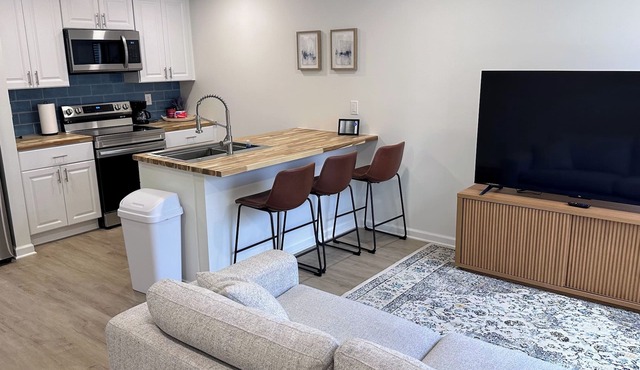 Sewing Serenity B- New 2 BR Home in Hamilton, MO - 3 blocks to Missouri Star