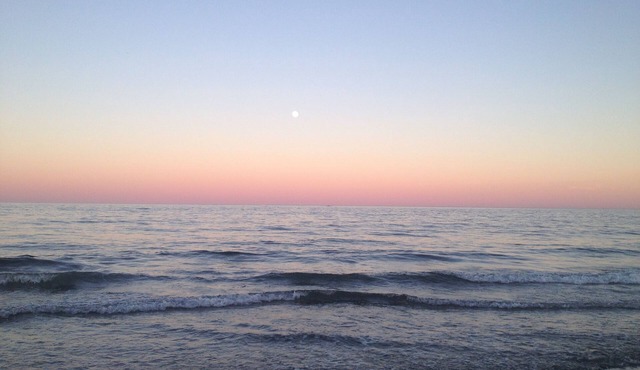 Small Hampton Beach "Get-Away!" apartment available for rent!