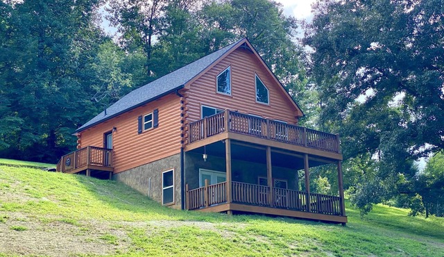 Smoky Hideaway 2Bed 2Bath Cabin Peaceful Retreat
