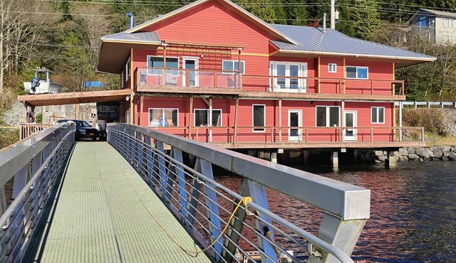 Spacious 3-bedroom apartment on the water in Ketchikan: Tongass Narrows