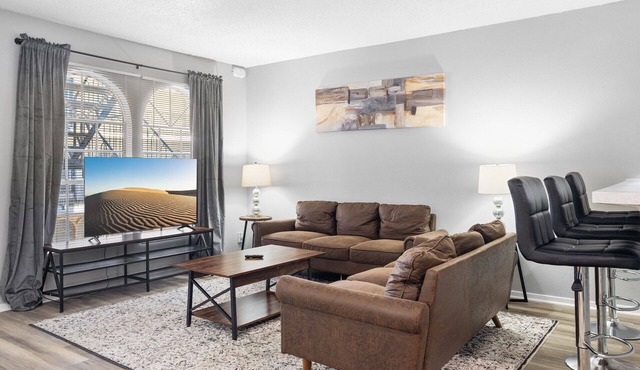 Spacious 3BR/2BA next to UT 6978