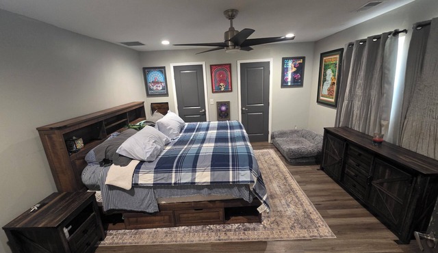 Spacious 4-bedroom 2.5 bathroom house in fabulous Decatur with large yard
